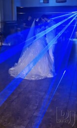 Svadba sa konala na mieste Archíve Vín vo Vrábľoch dňa 13.9.2025 v okres Nitra na svadbe hrala cigánska kapela, cimbalovka a DJ MARK